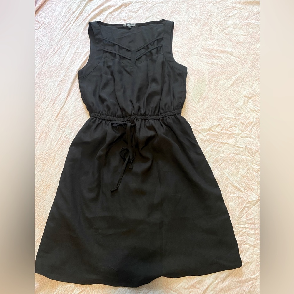 Size S dress. Mini & flowy. Causal.
